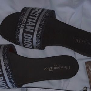 DIOR SLIDES NEVER WORN WITH BOX